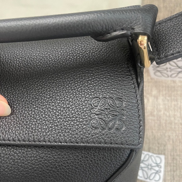 Loewe Puzzle Bag in Black Leather - Picture 8 of 11